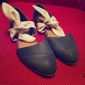 Toms Size 8.5 Flats